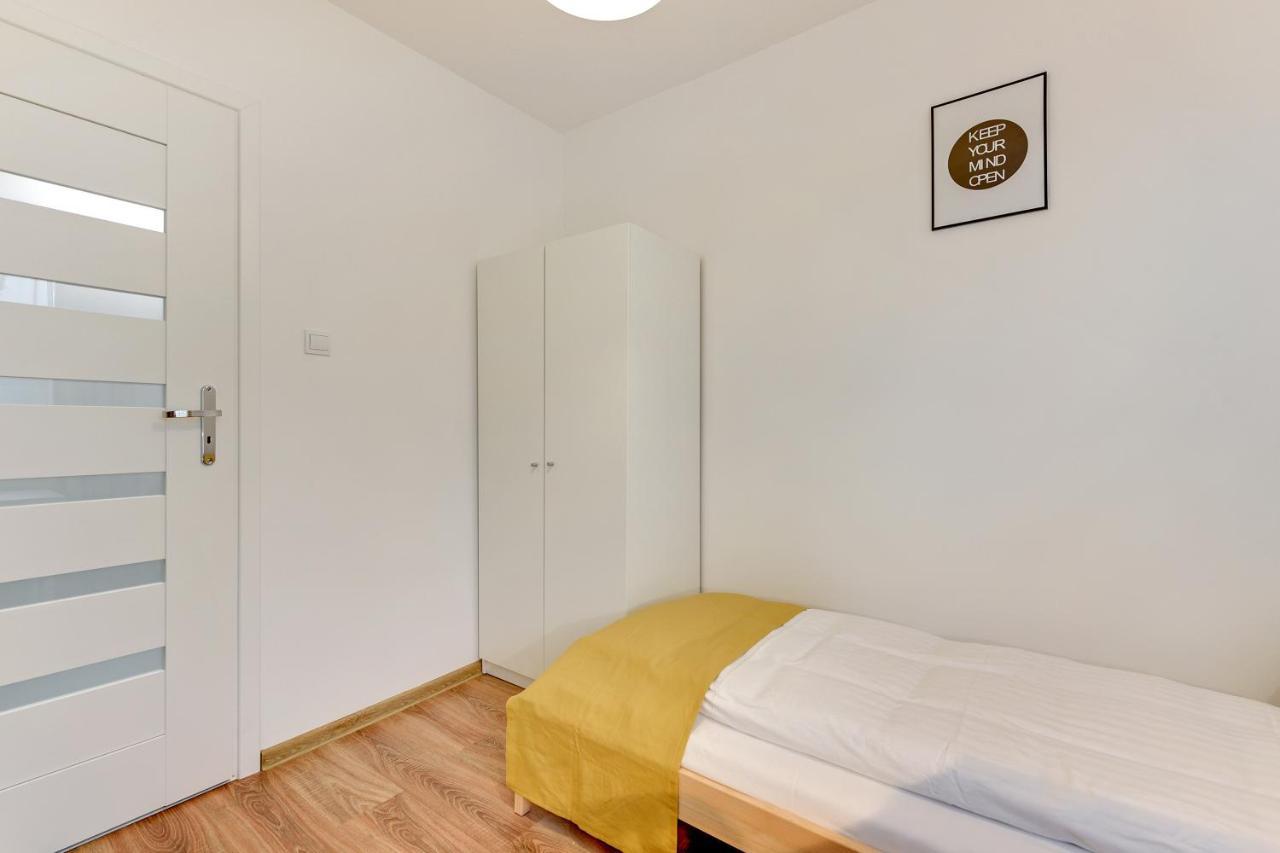 Ferienwohnung Pokoje Gdansk Zaspa - Pilotow 5A Exterior foto